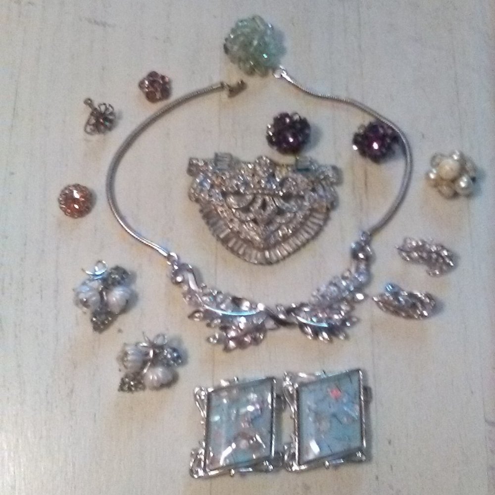 Lot of Vintage / Antique Jewelry for Rehabilitation - Picture 1 of 16